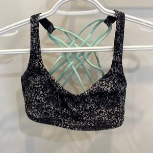 Lululemon free to be wild bra